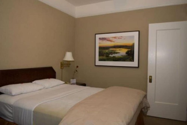 Room 8 of 21