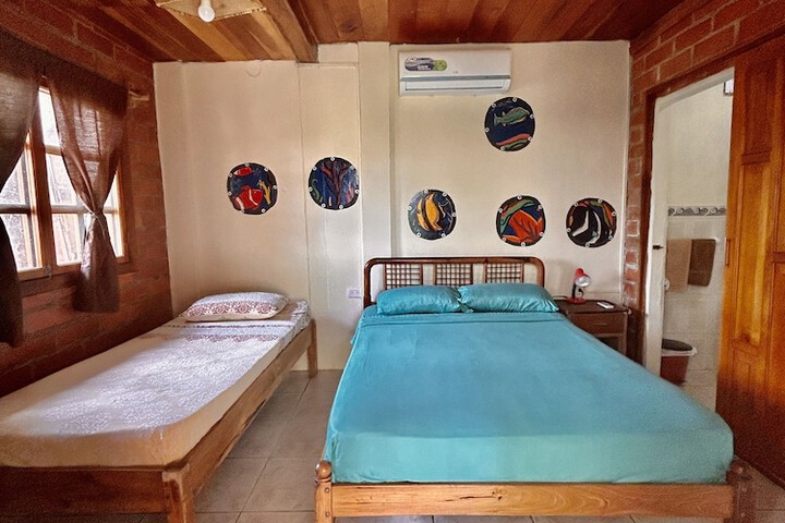 Room 12 of 80
