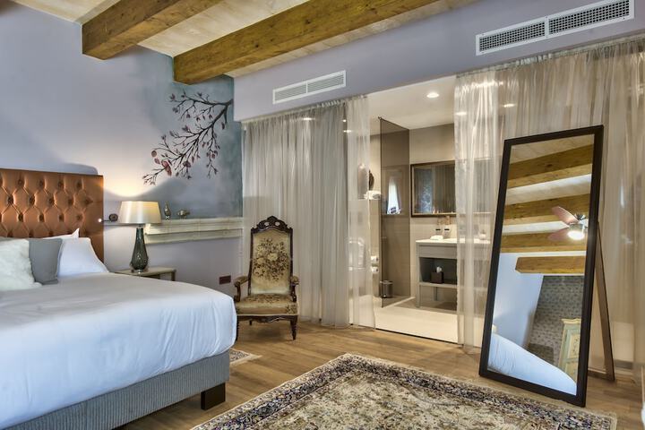 Room 12 of 70