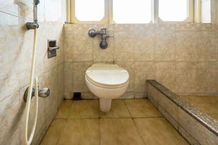 Room 2 of 16