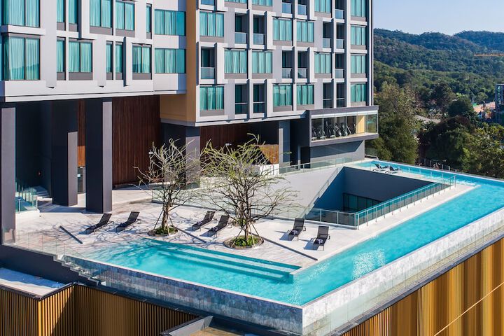 Pool 35 of 68