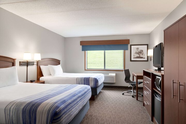 2 Double Beds Mobility Accessible (1 of 6)