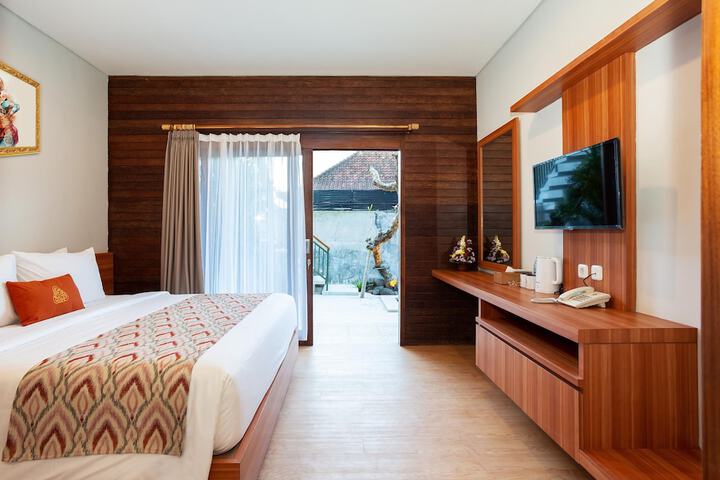 Room 6 of 20