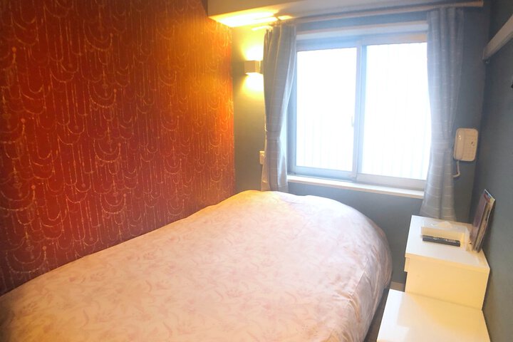 Room 4 of 14