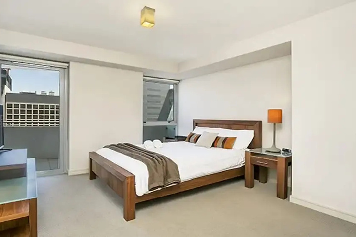 Room 2 of 6
