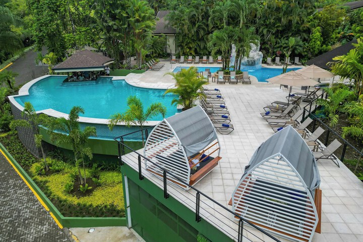 Pool Hotel