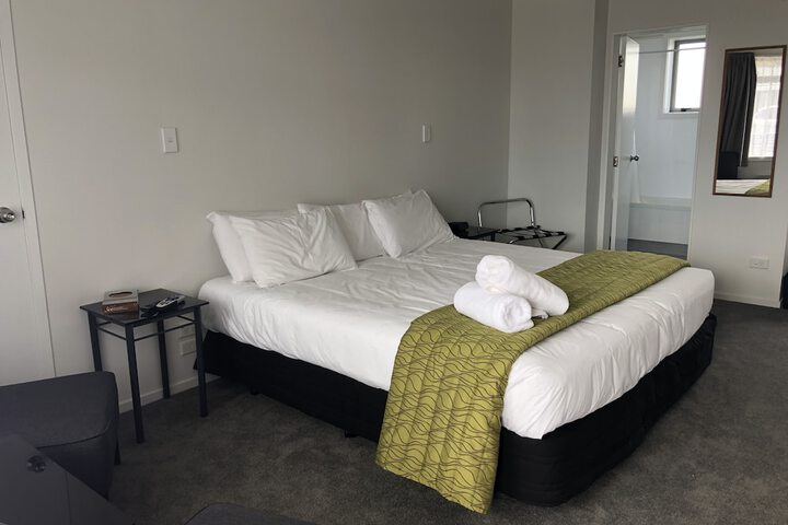 Room 3 of 34