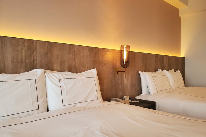 Room 10 of 65