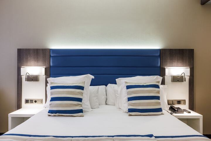 Room 54 of 141