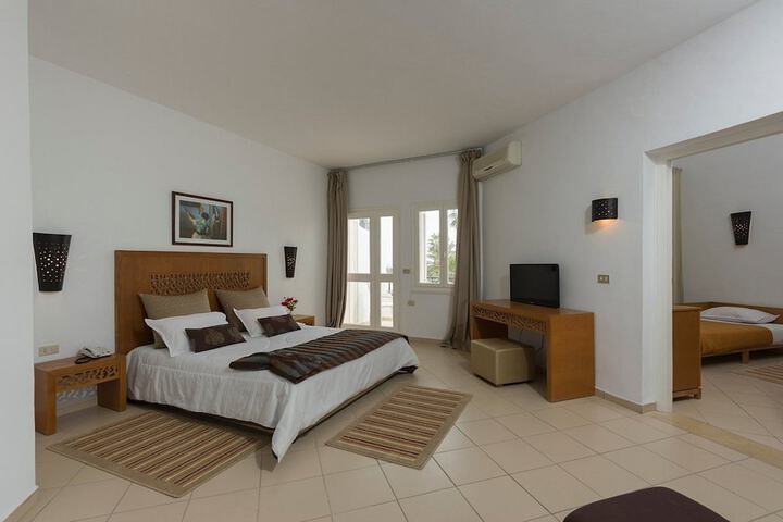 Room 5 of 43