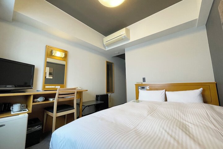 Room 7 of 25