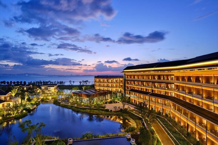 HUALUXE Suzhou Bay Hot Spring Resort by IHG