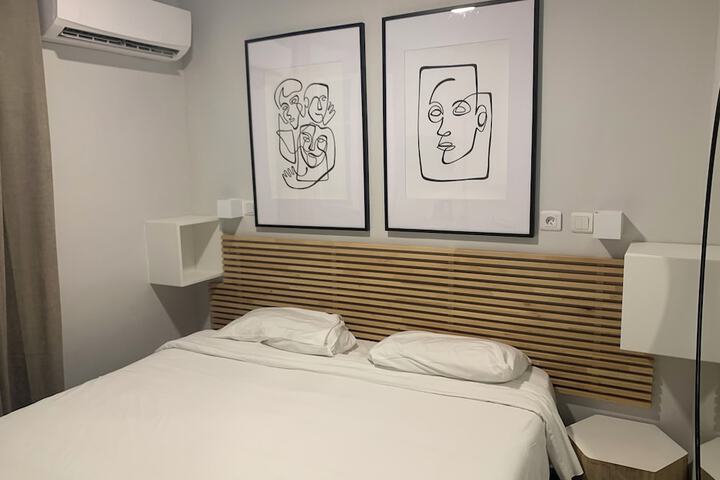 Room 10 of 76