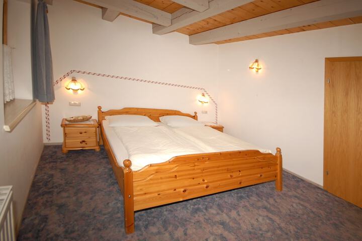 Room 10 of 40