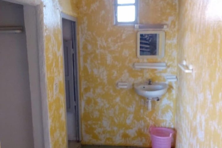 Room 6 of 18