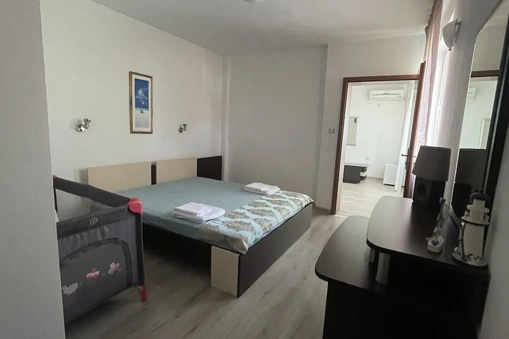 Room 3 of 16