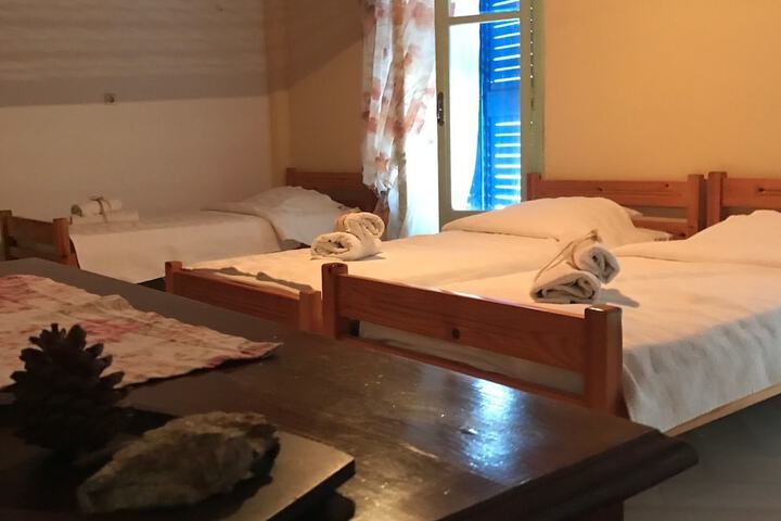 Room 11 of 42