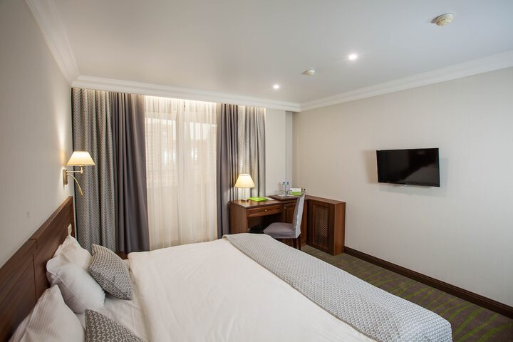 Room 28 of 113