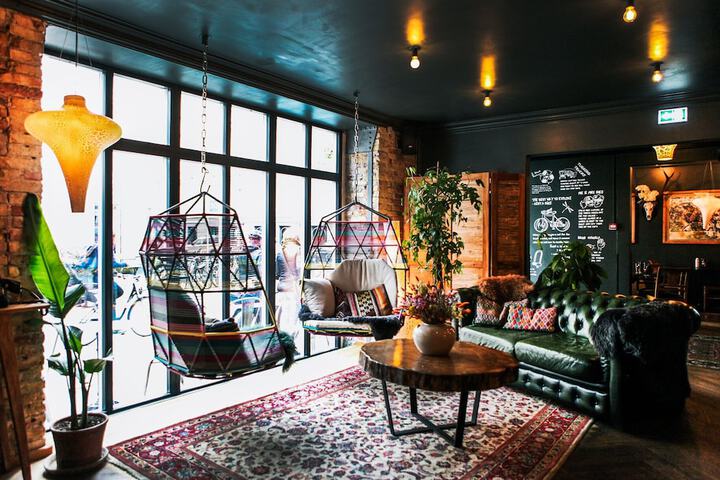 Lounge 89 of 105