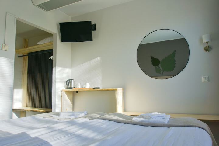 Room 10 of 34