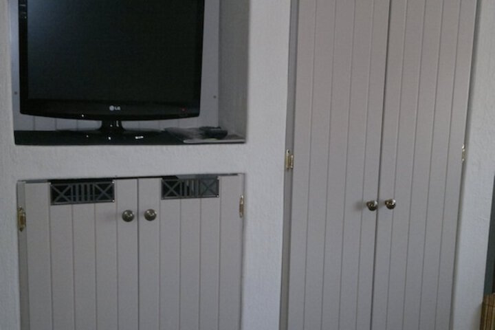 Room 8 of 43