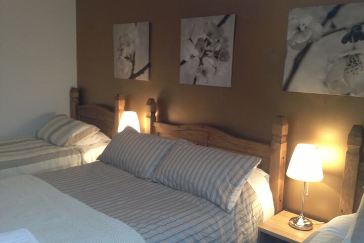 Room 6 of 43