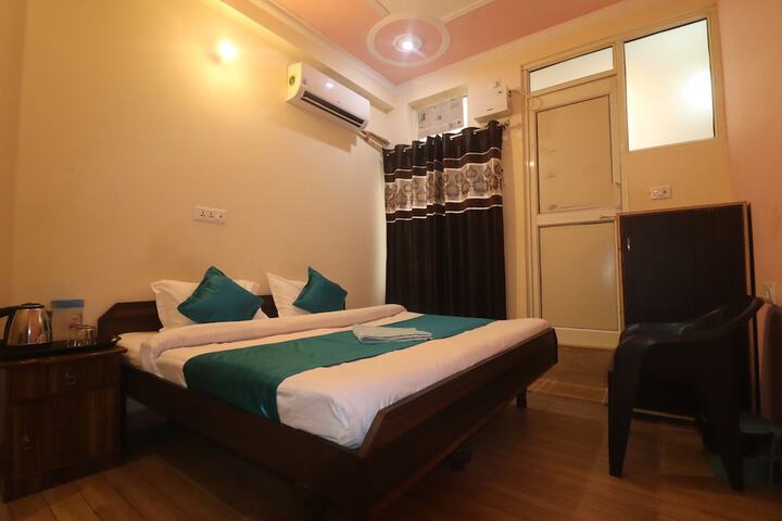 Room 3 of 46