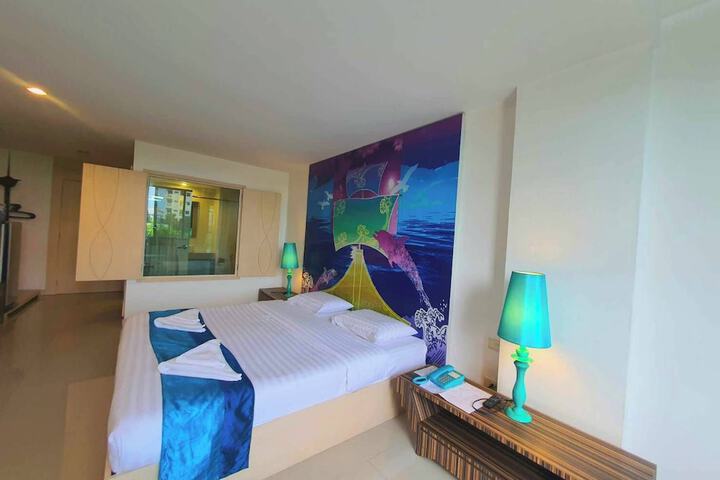Room 102 of 147