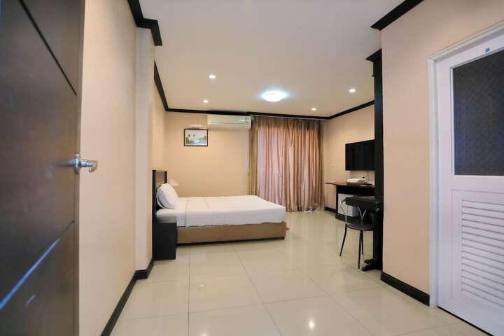 Room 5 of 24