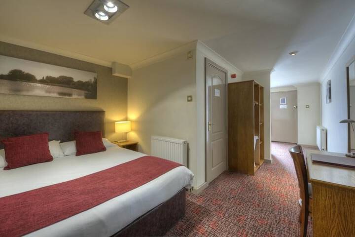 Room 4 of 46