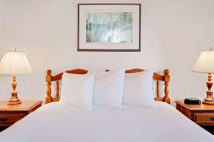 Double Deluxe 2 Queen Beds (4 of 5)