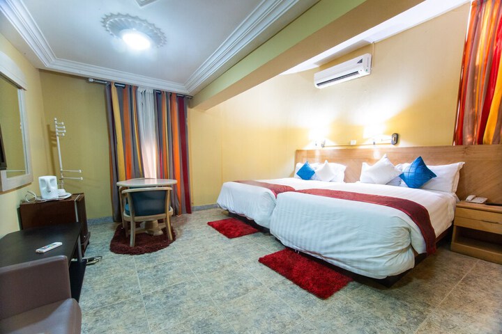 Room 12 of 64