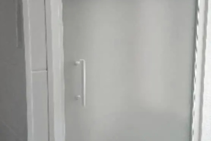 Room 6 of 9