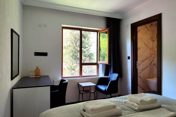 Room 28 of 110
