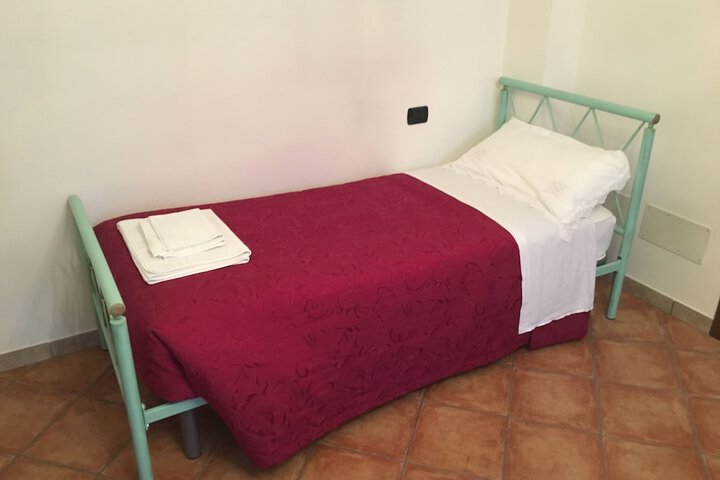 Room 6 of 71
