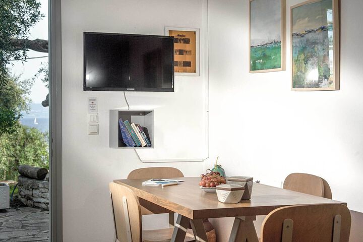 Room 14 of 158
