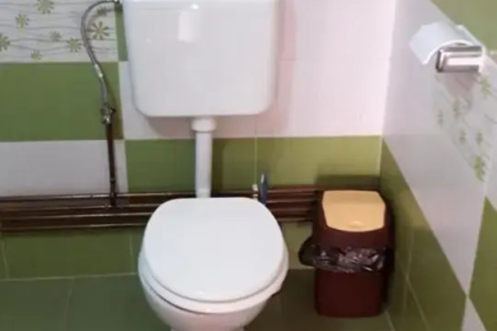 Room 9 of 20
