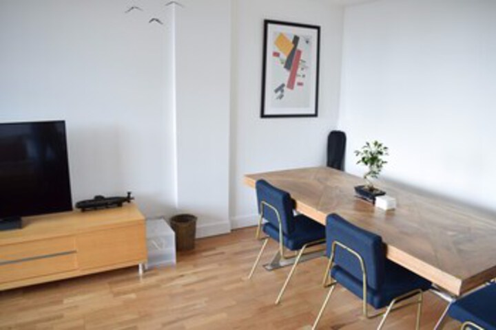 Room 9 of 17