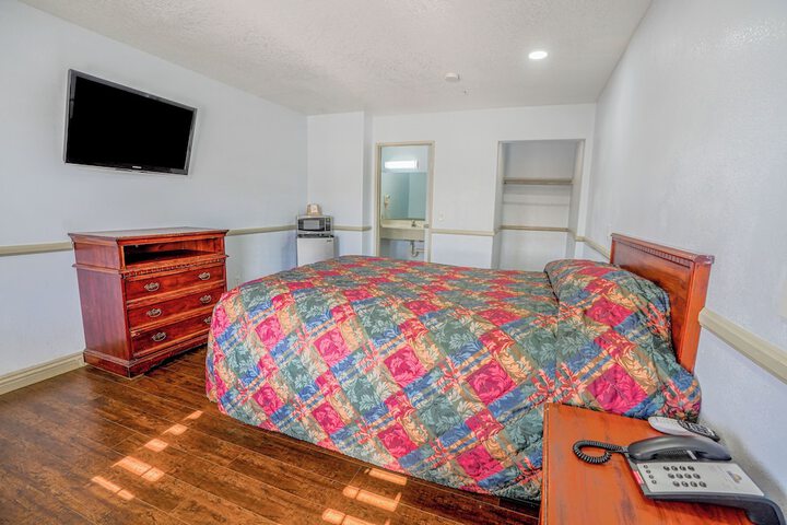 Room 16 of 37