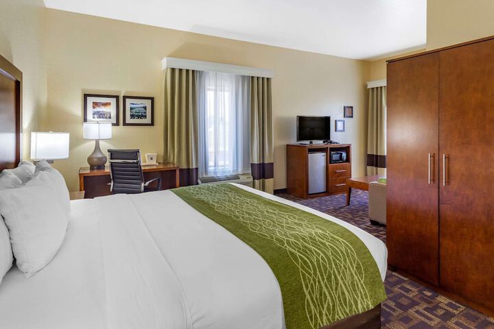 1 King Bed (13 of 22)