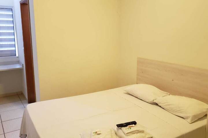 Room 10 of 33