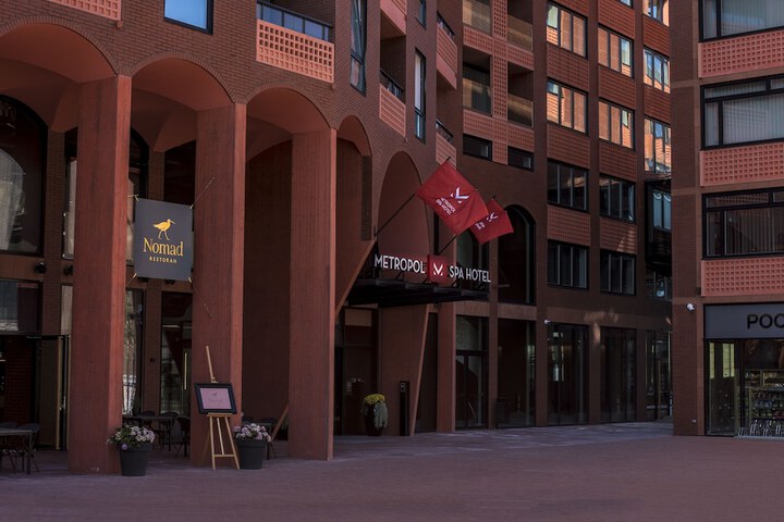 Hotel 81 of 90