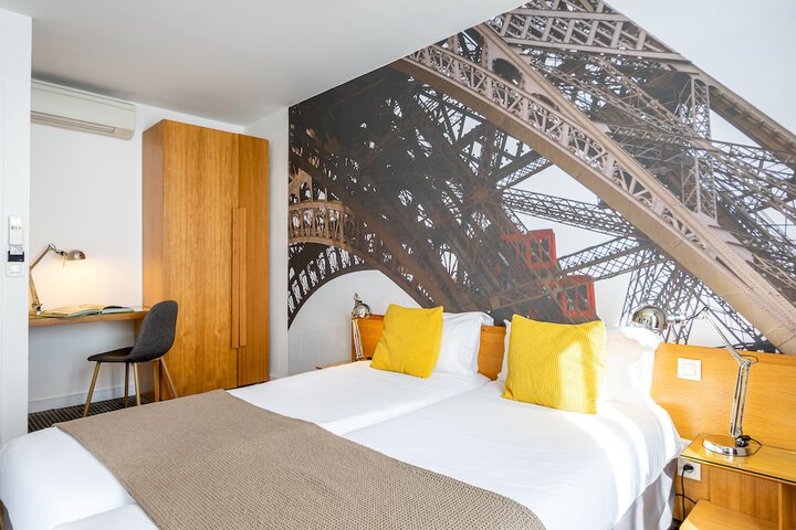 Room 10 of 48
