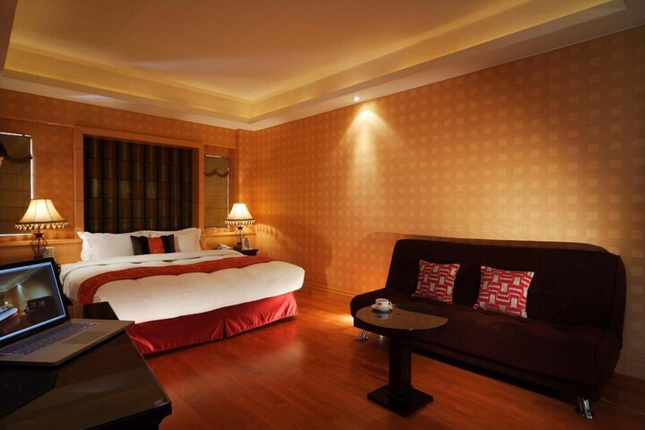 Room 15 of 44