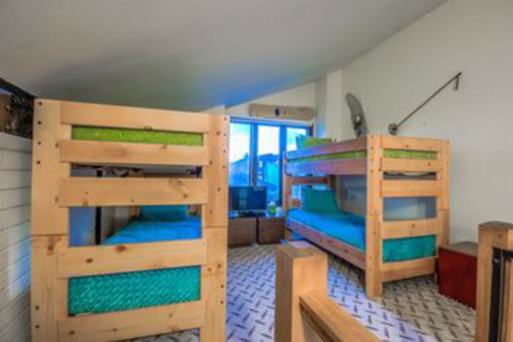 Room 26 of 155