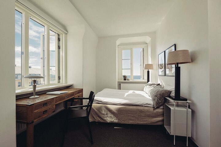 Room 26 of 86