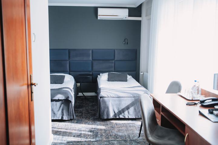 Room 35 of 66