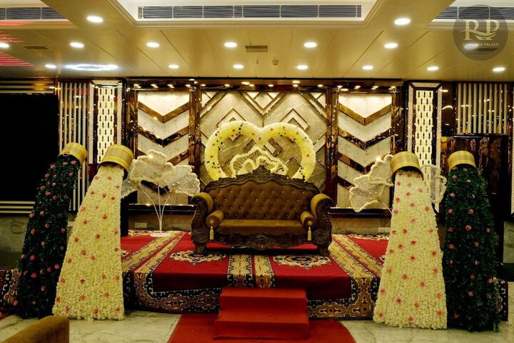 Ballroom/Hall 37 of 43