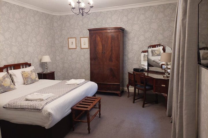 Room 34 of 100