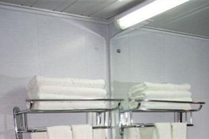 Room 2 of 16